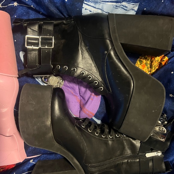 DollsKill: SugarThrillz/KillStar Boot BULK - Picture 4 of 9